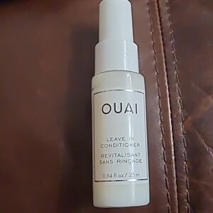 OUAI Leave-In Conditioner Spray — White